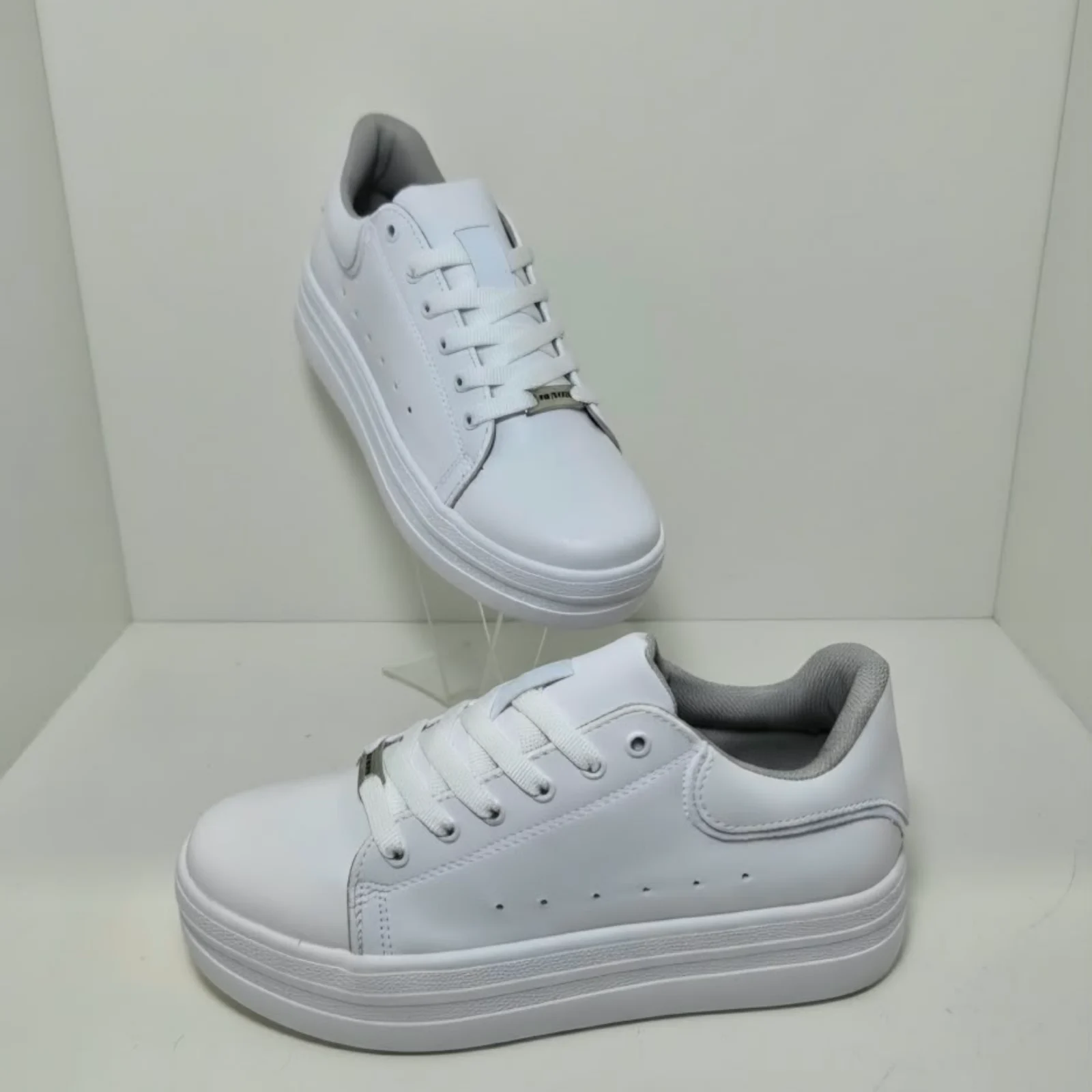 VIA TERRA 561 C4 BLANCO / CHAROL