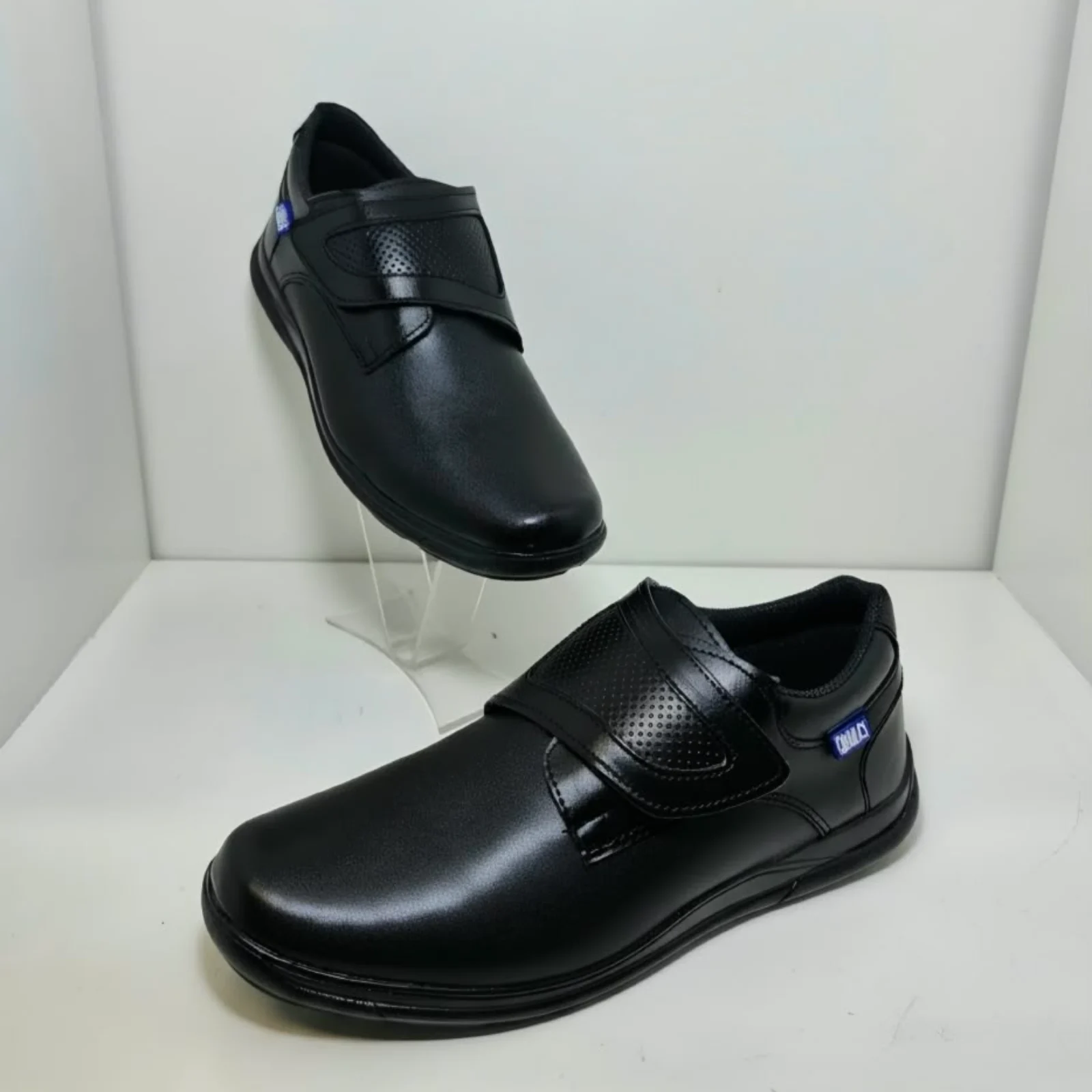 CHARLES 0.7 C5 NEGRO